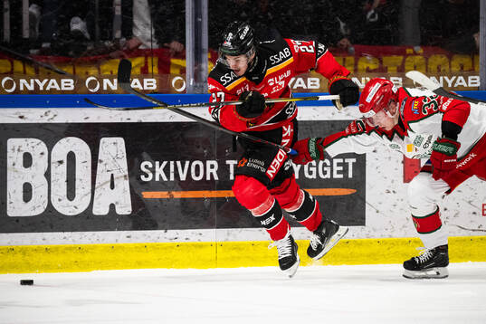 Luleås Oskari Laaksonen och Frölundas Noah Hasa