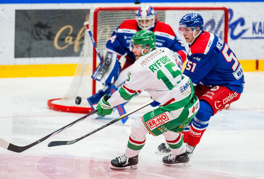 Rögles Simon Ryfors och Oskarshamns Markus Nenonen