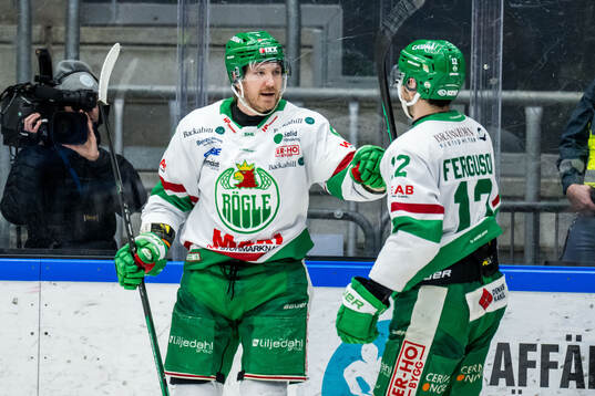 Rögles Linus Sandin jublar