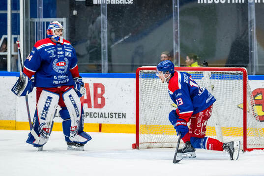 Oskarshamns målvakt Marek Langhamer och Rasmus Bengtsson