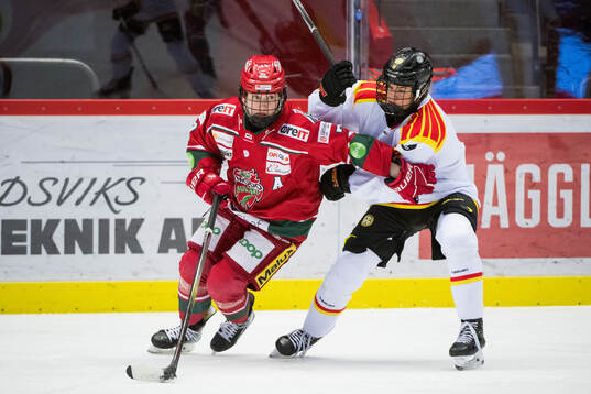 Modos Lina Ljungblom och Brynäs Jenniina Nylund