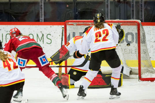Brynäs målvakt Klara Peslarova släpper in 3-2
