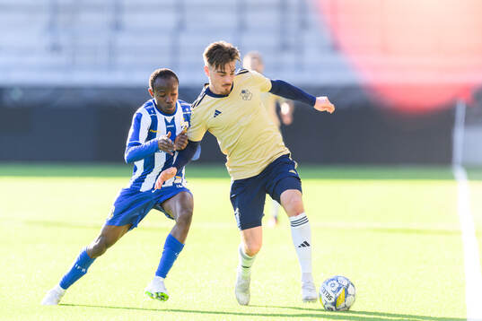 IFK Göteborgs Malick Junior Yalcouye och Östers Tatu