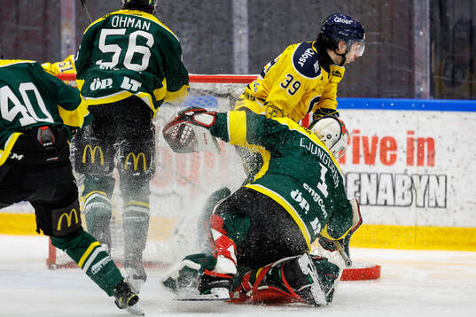 Södertäljes Stelio Mattheos  kör över Östersunds