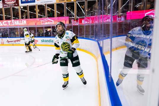 Björklövens Maxime Fortier på uppvärmningen