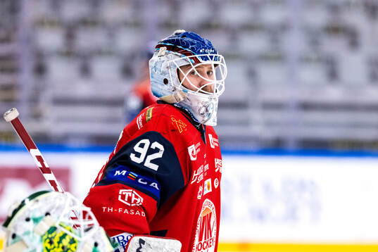 Västerviks målvakt Edvin Olofsson på uppvärmningen
