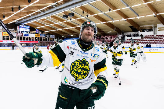 Björklövens Fredric Andersson jublar