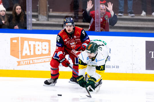 Västerviks Alex Ciernik och Björklövens Gustav Possler