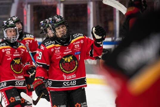Luleås Emma Nordin jublar
