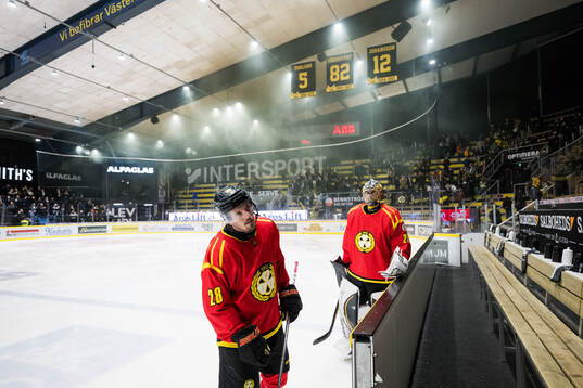 Brynäs Johannes Kinnvall och målvakt Damian Clara lämnar