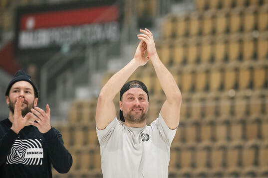 Brynäs Johan Larsson jublar