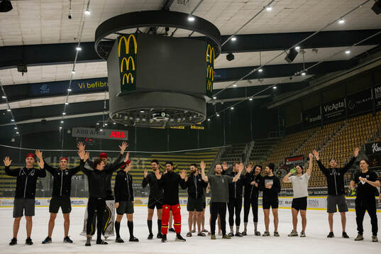 Brynäs spelare jublar