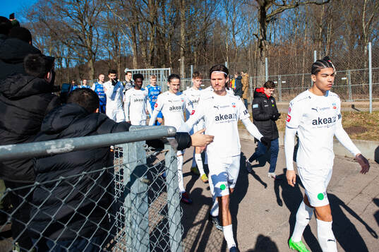 Helsingborgs spelare gör entré