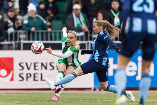 Hammarbys Stina Lennartsson och Djurgårdens Ebba Hed