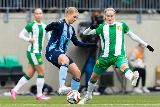 Djurgårdens Nellie Lilja och Hammarbys Julie Blakstad