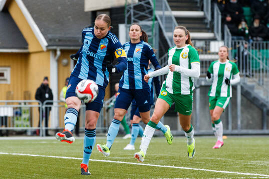 Djurgårdens Matilda Plan rensar undan bollen