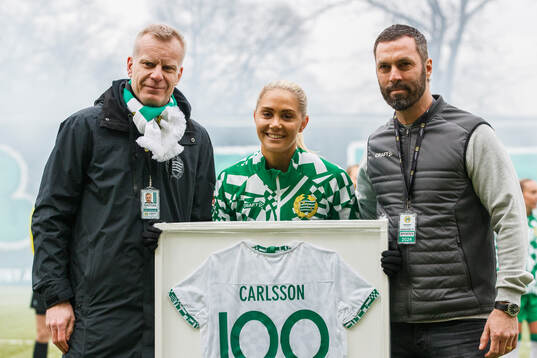 Hammarbys Alice Carlsson (m) gör sin hundrade match och
