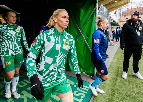Hammarbys Jonna Andersson innan fotbollsmatchen i Svenska