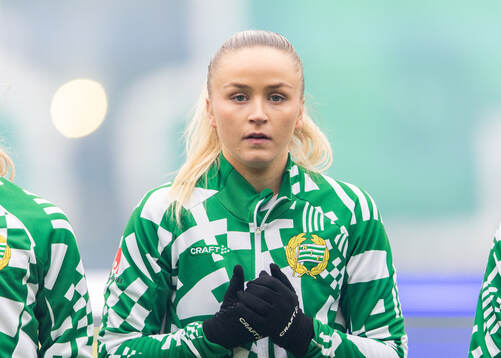 Hammarbys Anna Jøsendal innan fotbollsmatchen i Svenska