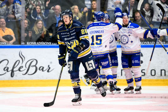 HV71s Tommi Tikka deppar