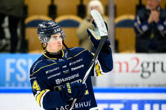HV71s Hugo Fransson deppar