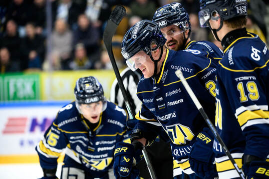 HV71s Tommi Tikka deppar