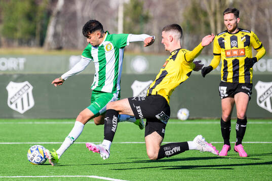 Hammarbys Montader Madjed och Häckens Nikola Zecevic