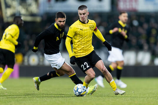 AIKs Omar Faraj och Mjällbys Jesper Gustavsson