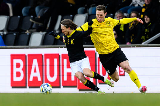 AIKs Axel Björnström och Mjällbys Jacob Bergström