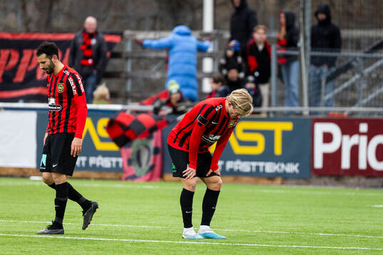 Brommapojkarnas Alexander Jensen och André Calisir deppar