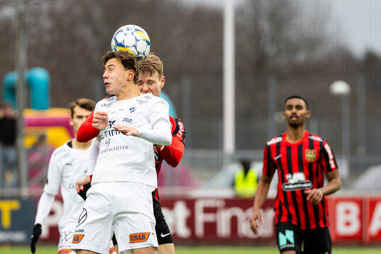 Halmstads Alex Hall och Brommapojkarnas Torbjörn Lysaker
