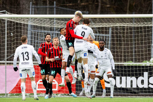 Brommapojkarnas Ludvig Fritzson och Halmstads Viktor