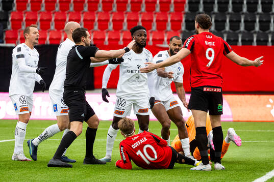 Brommapojkarnas Nikola Vasic i bråk med Halmstads Joseph