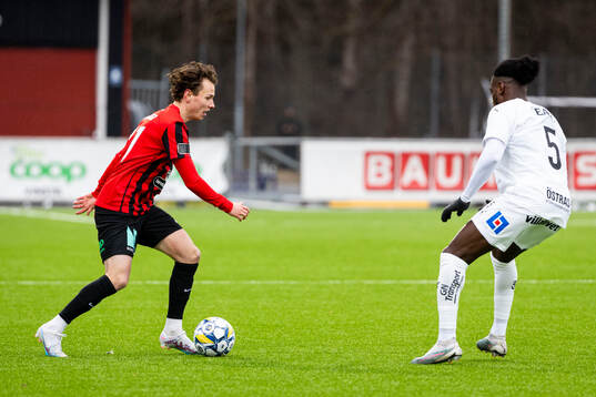 Brommapojkarnas Alex Timossi Andersson och Halmstads Joseph