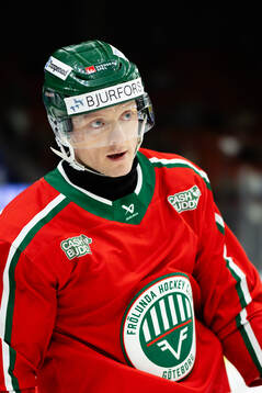 Frölundas Carl Klingberg innan ishockeymatchen i SHL