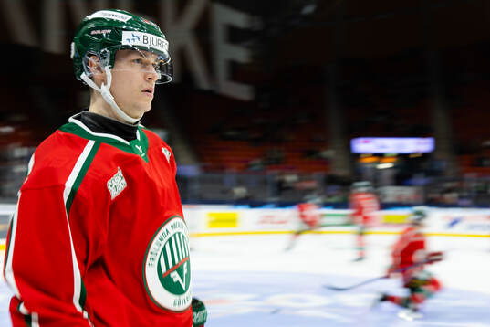 Frölundas Tom Nilsson innan ishockeymatchen i SHL mellan