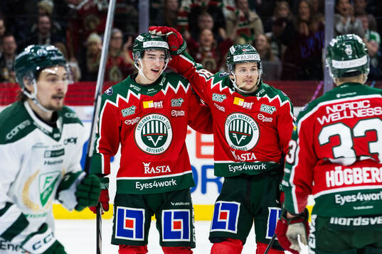 Frölundas David Edstrom jublar med Malte Strömwall 3-1