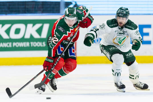 Frölundas Noah Hasa och Färjestads Jonathan Andersson