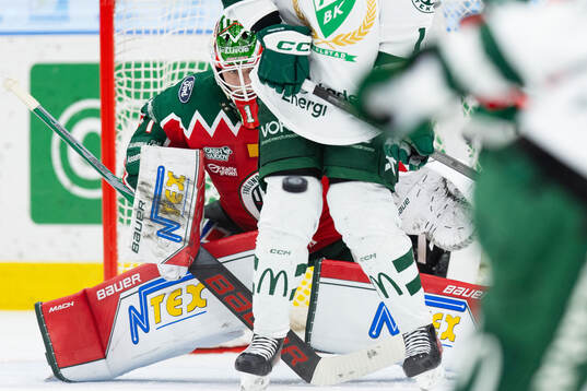 Frölundas målvakt Lars Johansson släpper in reducering