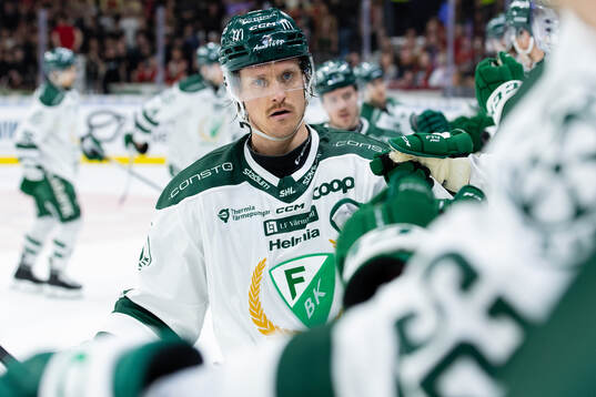 Färjestads Magnus Nygren jublar