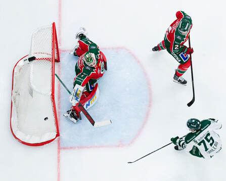 Färjestads Jeremy Salvas Groleau missar en chans mot