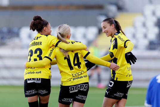 Häckens Felicia Schröder, Matilda Nildén och Rusul Rosa