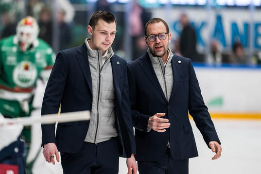 Rögles assisterande tränare Max Bohlin och tränare Roger