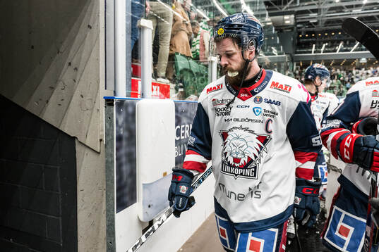 Linköpings Oscar Fantenberg deppar