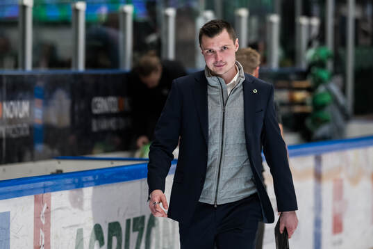 Rögles assisterande tränare Max Bohlin