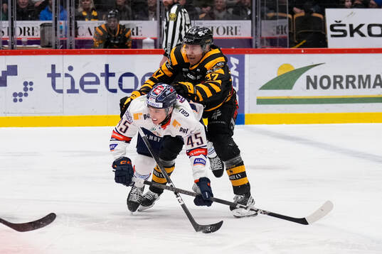 Växjös Noah Östlund och Skellefteås Pär Lindholm