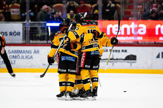Luleås Jesper Sellgren jublar