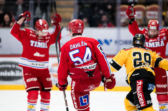 Timrås Jonathan Dahlén jublar