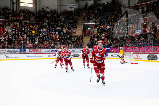 Timrås Jonathan Dahlén jublar