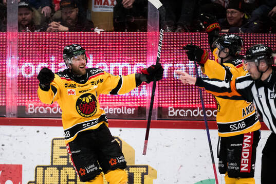 Luleås Linus Omark jublar